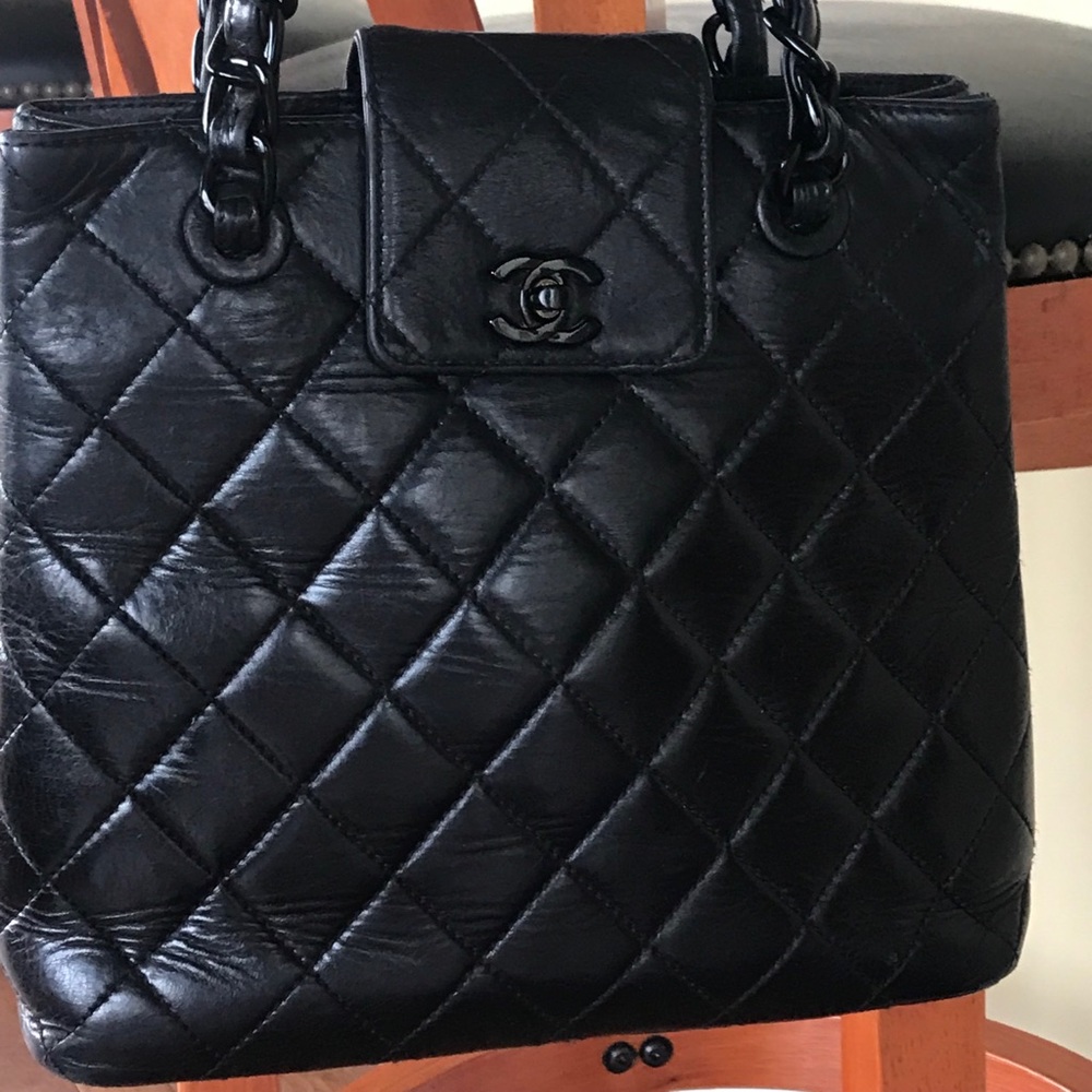 Chanel vintage black lambskin chain strap